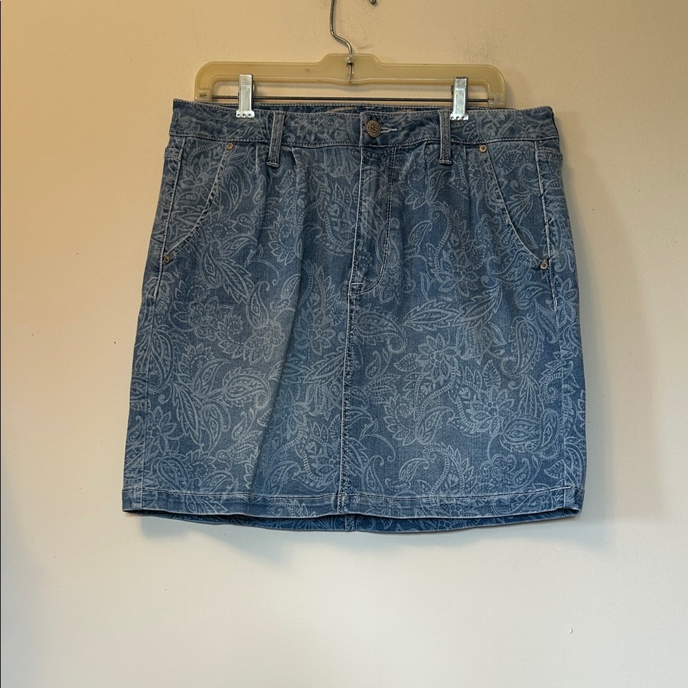 Seven7 blue denim floral print mini skirt pockets al around front zip size 10